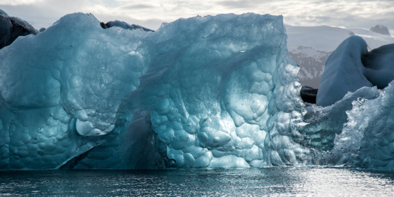 Thwaites Glaciar na Antártida está pendurado por um fio.