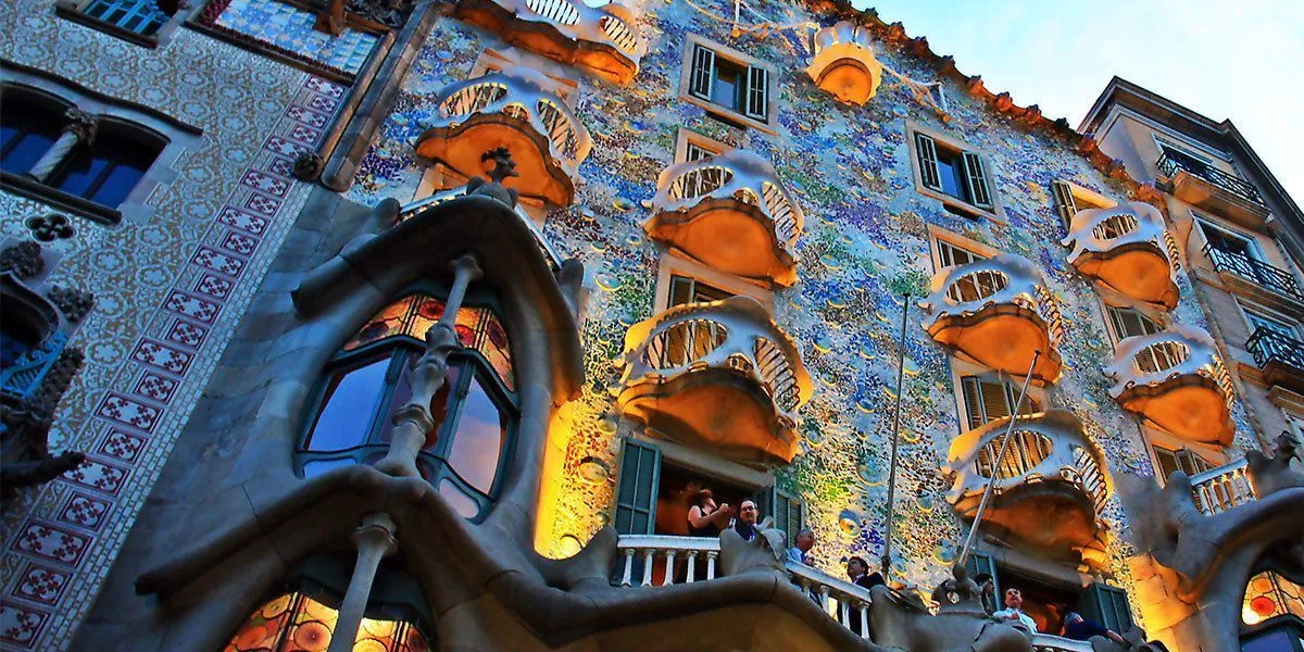 Descubra as Maravilhas Arquitetônicas de Barcelona